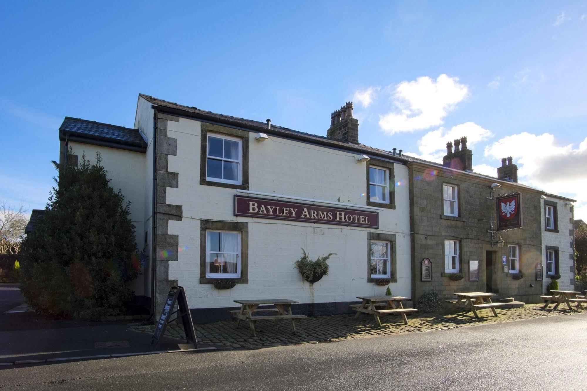 Bayley Arms Hotel Hurst Green  Eksteriør billede